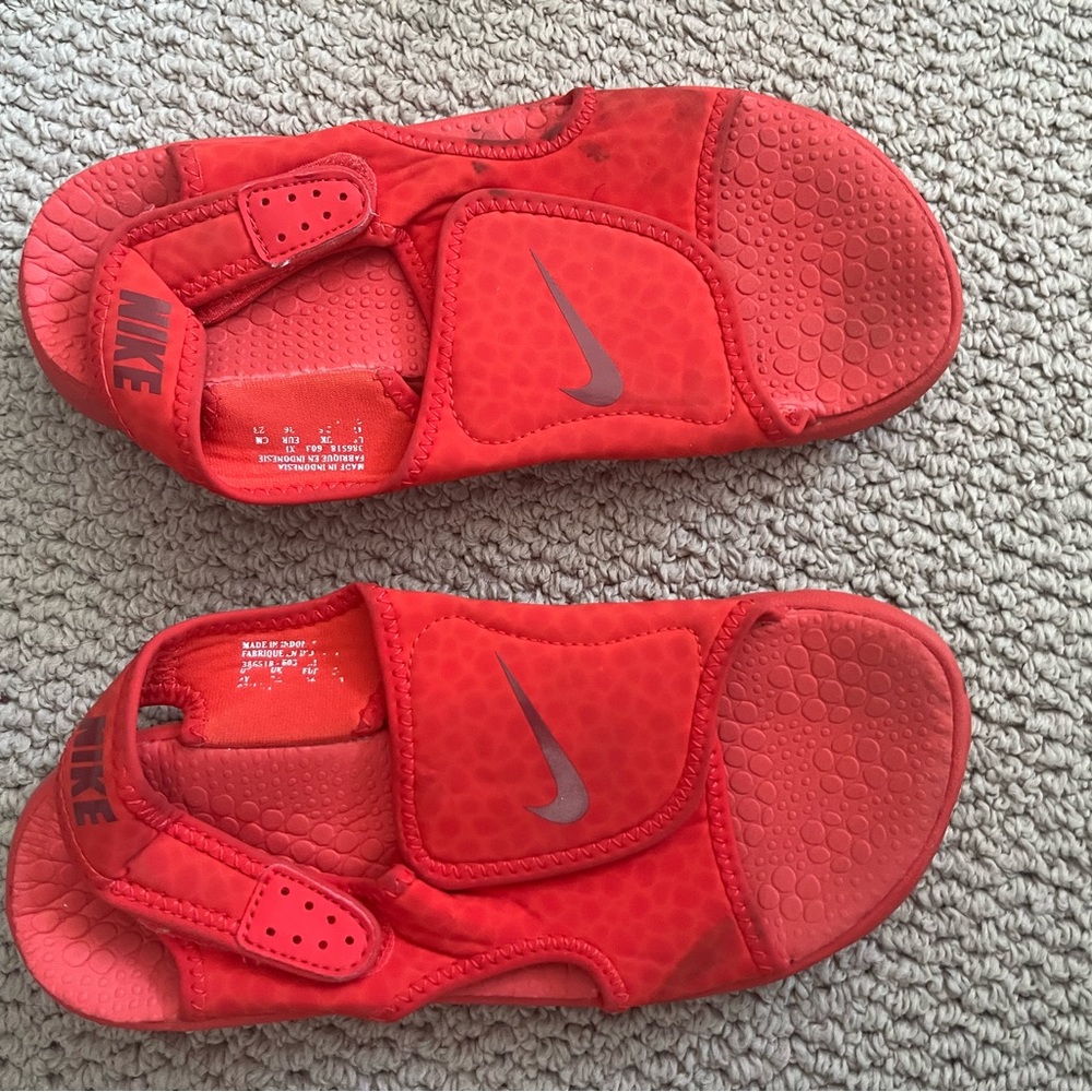 Nike slides